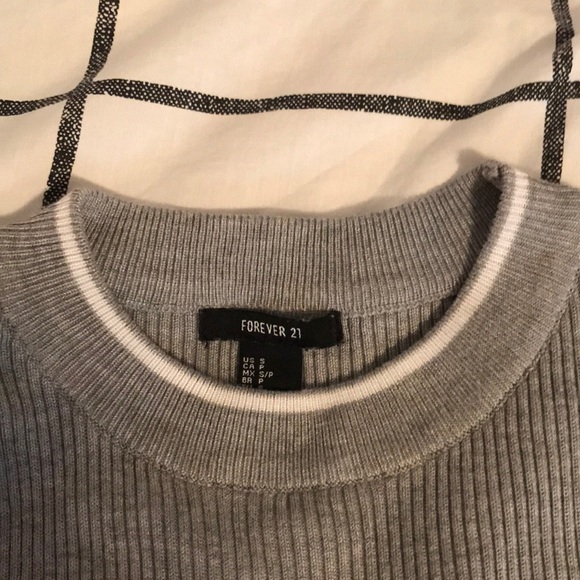 Long sleeve ribbed shirt. - Picture 2 of 3